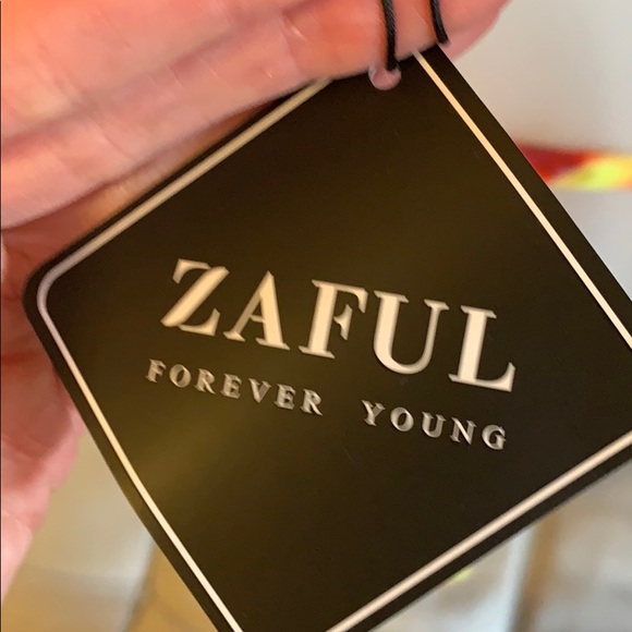 Bikini - Picture 3 of 6